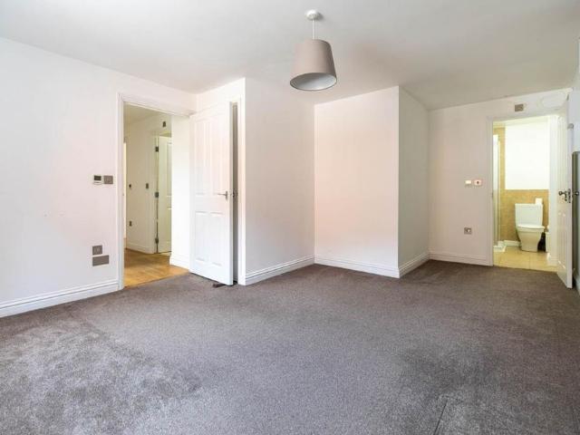 Apartment for rent in Stroud, School House