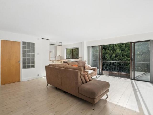 Apartment for rent in London Borough of Hillingdon, Greater London