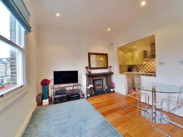 Flat for rent in Belsize Park, Greater London