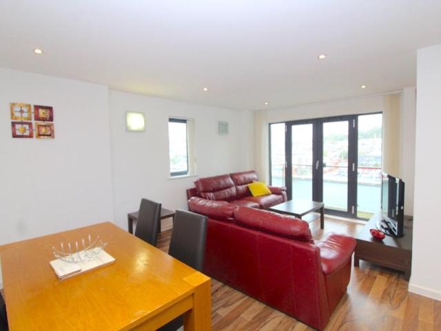 Flat for rent in SA1 Swansea Waterfront, Nangreaves