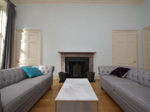 Apartment for rent in Greenside, Leith