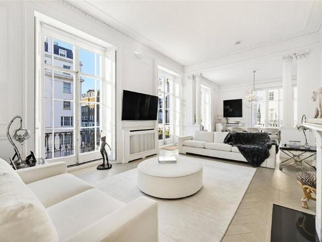 Apartment for rent in Belgravia, Greater London