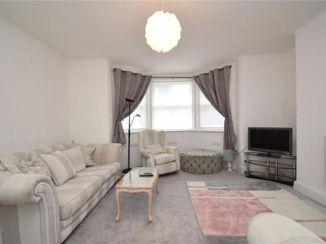 Apartment for rent in South Cliff, Kepwick
