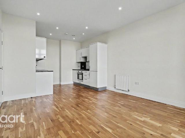 Flat for rent in Repton Manor, Bridgefield