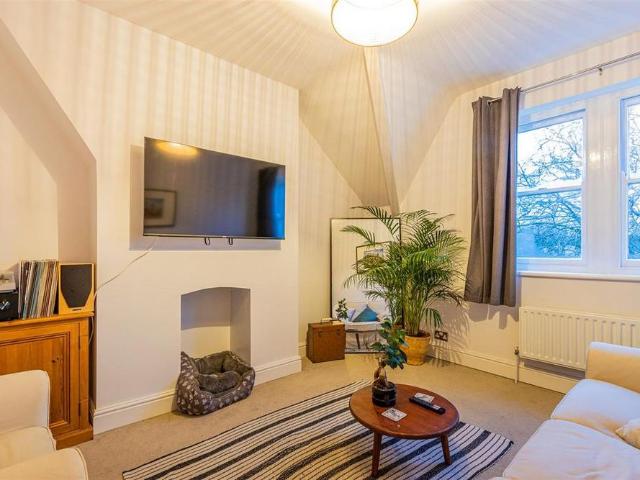 Apartment for rent in Penylan, Falcon Lodge