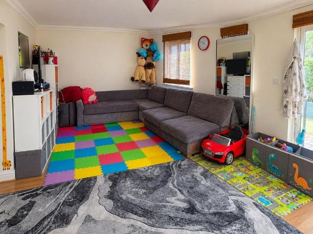 Apartment for rent in Lane, Greater London