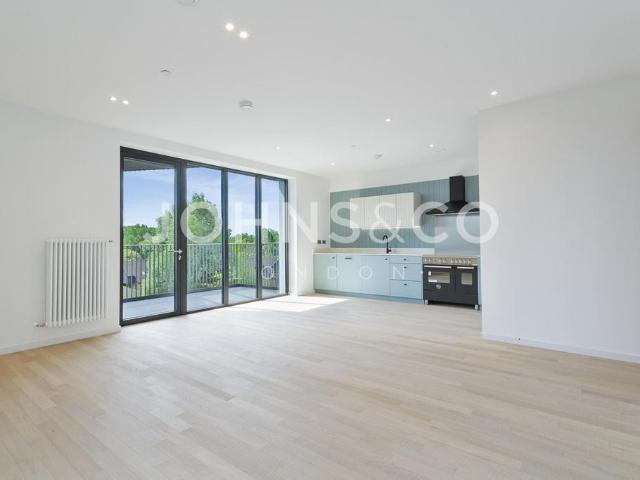 Flat for rent in London Borough of Hounslow, Greater London