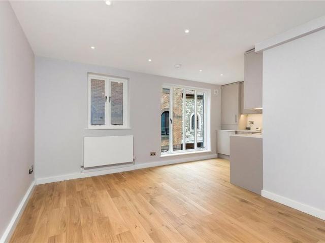 Apartment for rent in The Close, Hampshire
