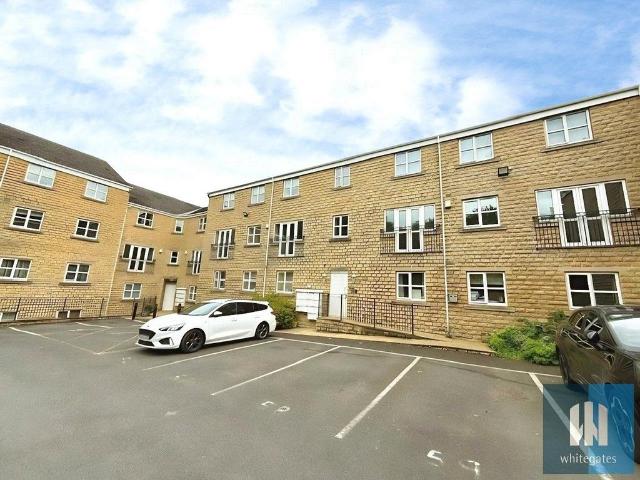 Flat for rent in Rastrick, West Yorkshire