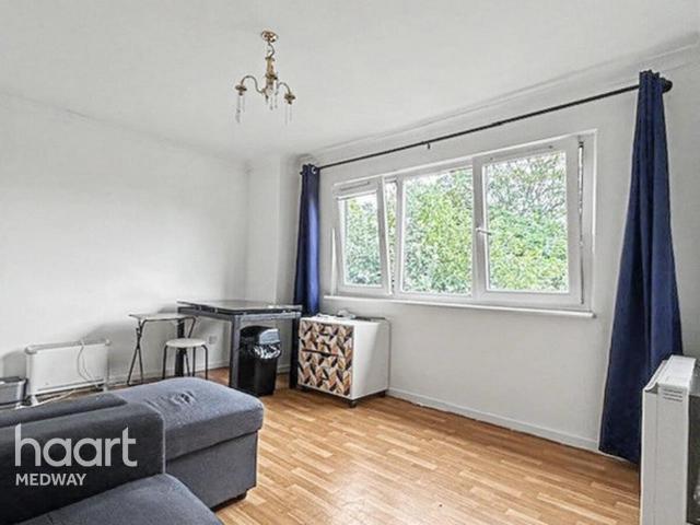 Flat for rent in Strood