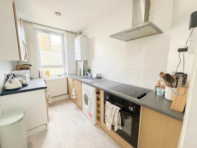 Apartment for rent in Bermondsey Village, Greater London