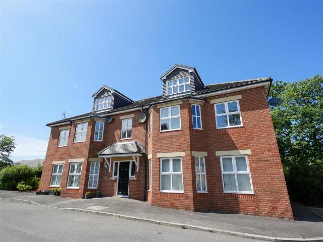 Flat for rent in Hill View, Sunderland