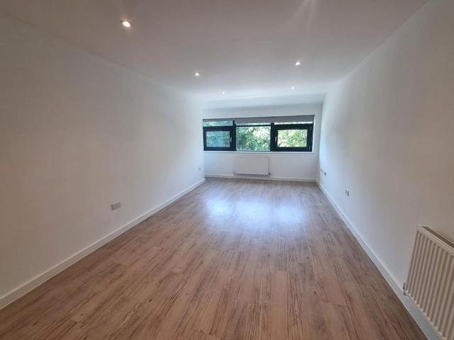 Apartment for rent in Wake Green, West Midlands