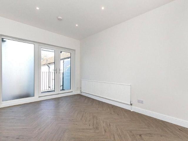 Apartment for rent in Red Hill, Surrey