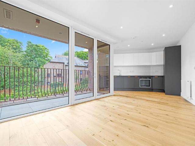 Flat for rent in Coulsdon, London Borough of Croydon