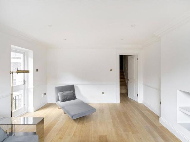 Apartment for rent in South Kensington, Greater London