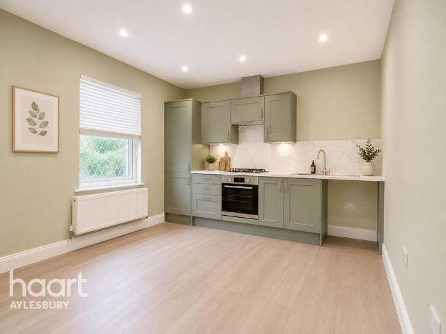 Apartment for rent in Weston Turville, Stoke Mandeville