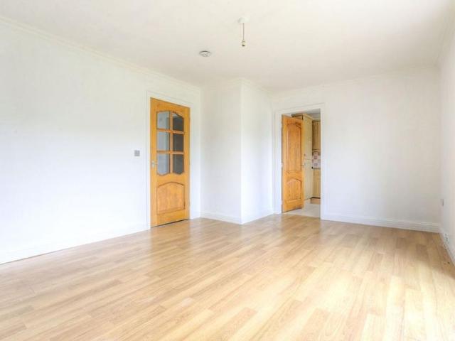 Apartment for rent in Hadfield, High Peak