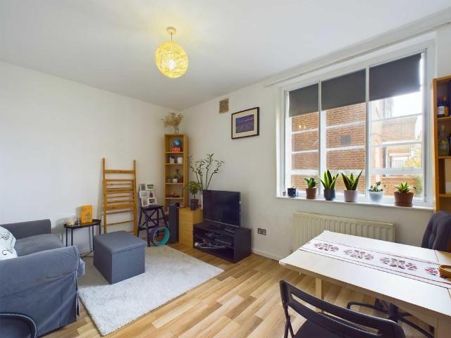 Flat for rent in Old Kent Road, Isle Of Man