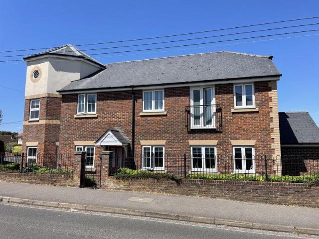 Flat for rent in Hedge End, Helford