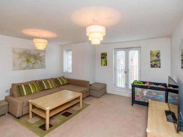 Apartment for rent in Balls Hill, Hill Top
