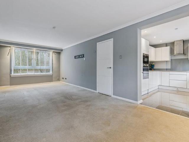 Apartment for rent in Milngavie, Scotland