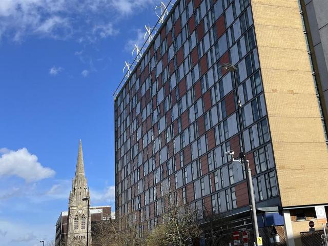 Flat for rent in London Borough of Croydon, Thornton Heath