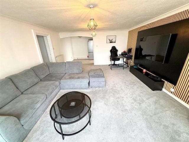 Apartment for rent in Rustington, Arun