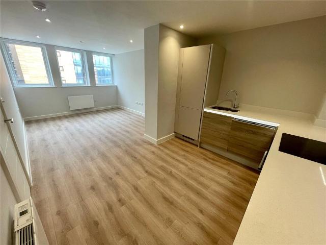 Flat for rent in Lansdowne, Springbourne