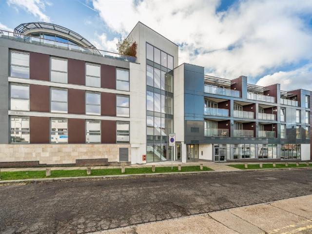 Apartment for rent in Mill Hill, Greater London