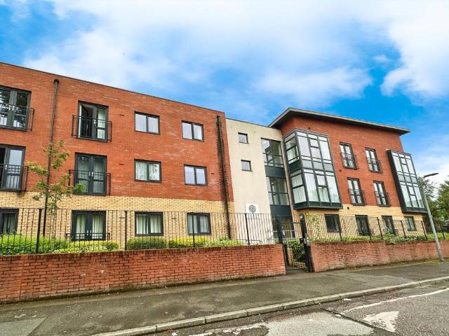 Flat for rent in Higher Broughton, Salford