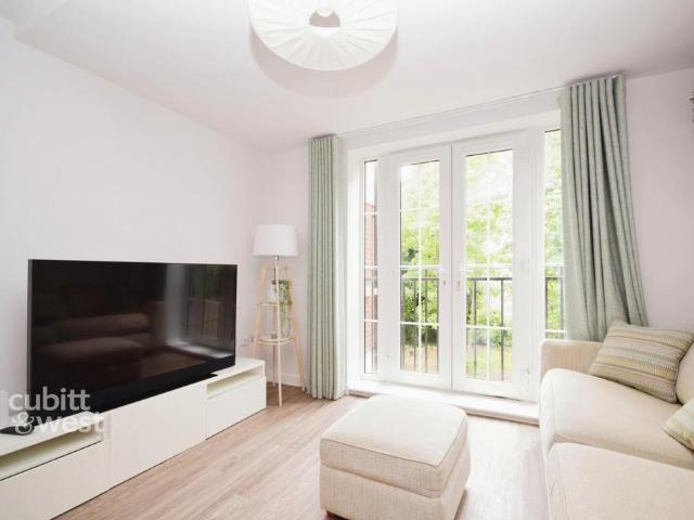 Flat for rent in London Borough of Croydon, Purley