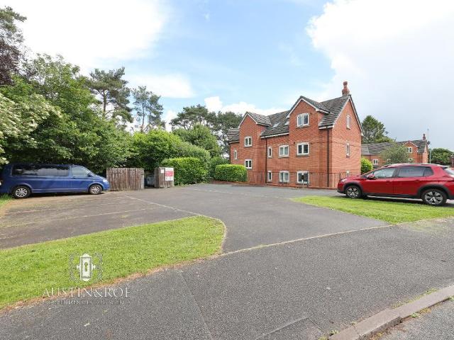 Flat for rent in Baswich, Staffordshire