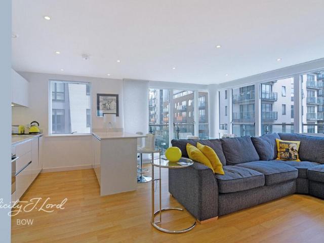 Flat for rent in Bromley-by-Bow, Poplar Grove