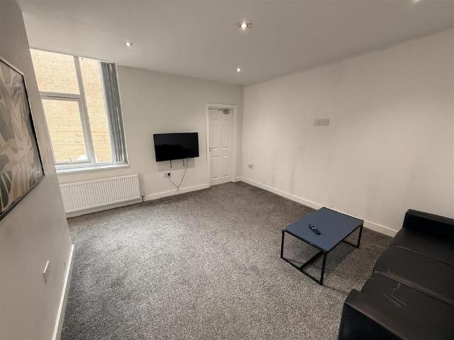 Apartment for rent in The Haulgh, Lee Bank