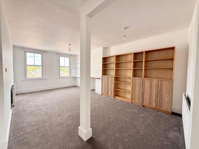Apartment for rent in Egham, Runnymede