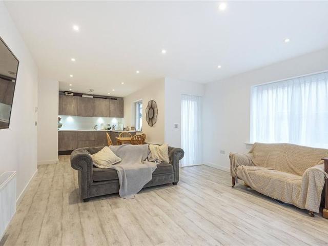 Apartment for rent in The Butts, Kent