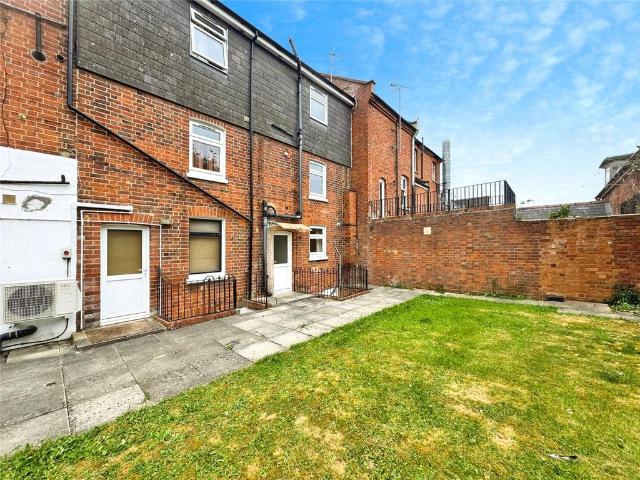 Flat for rent in Reading