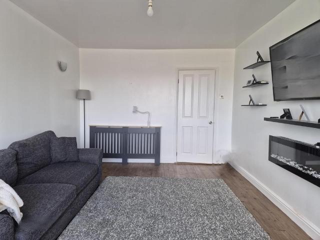 Flat for rent in Woodcross, West Midlands