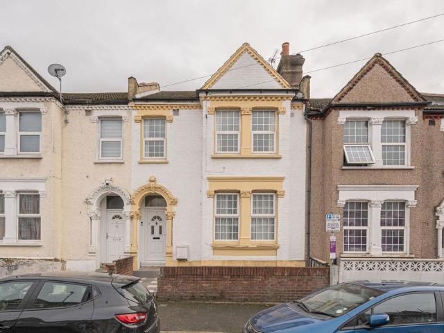 Apartment for rent in London Borough of Croydon, Cat Hill