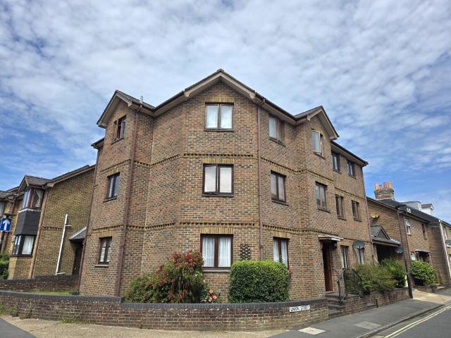 Flat for rent in Nodehill, Shide
