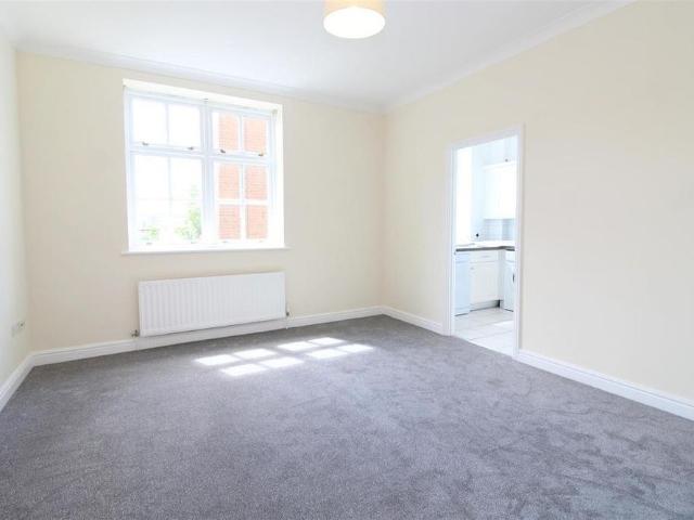 Apartment for rent in St Albans, Five Acres