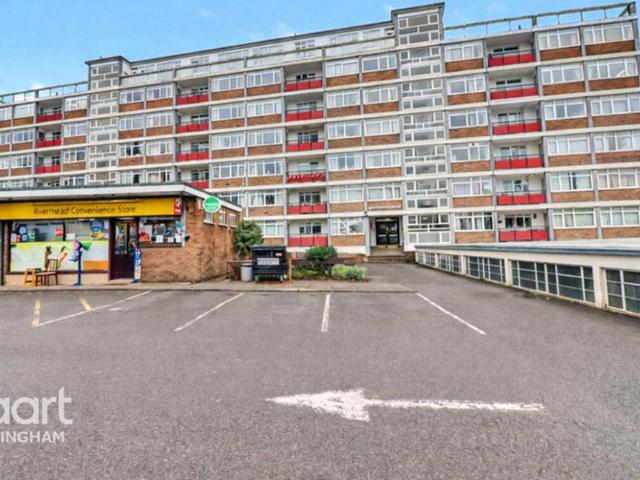 Flat for rent in Compton Acres, Barton In Fabis