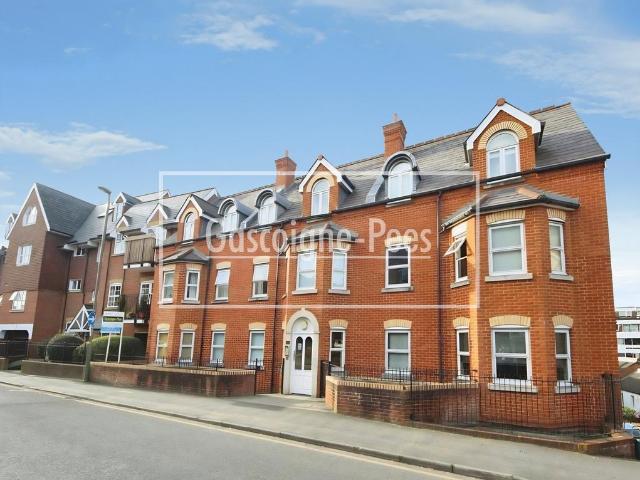 Flat for rent in Charlotteville, Westborough