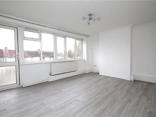 Apartment for rent in London Borough of Croydon, Cat Hill