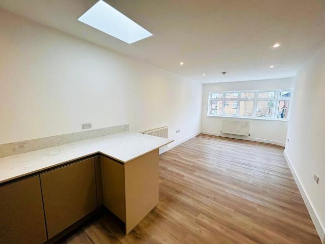 Apartment for rent in Dollis Hill, Greater London