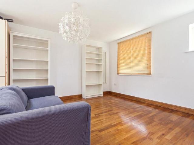 Apartment for rent in St Albans, Five Acres