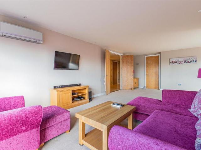 Apartment for rent in Civic Centre, Cardiff