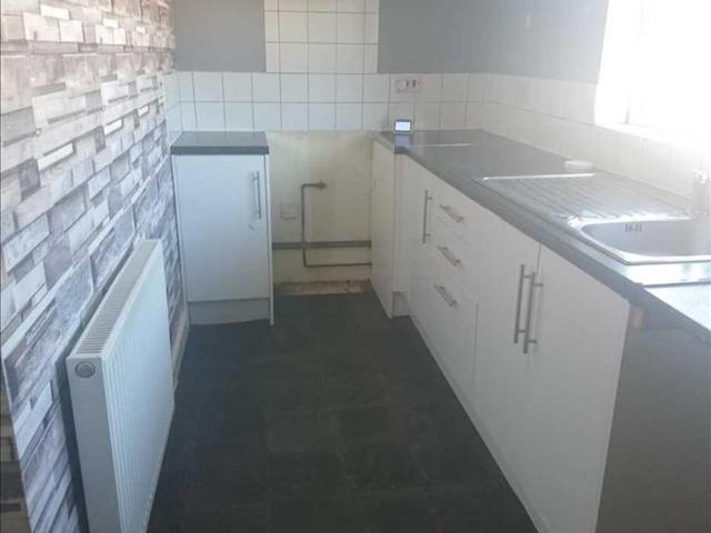 Flat for rent in Woodsetton, Coseley