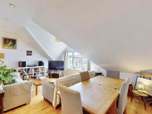 Apartment for rent in Shepherd's Hill, Crouch End